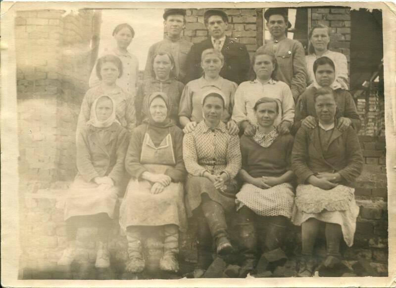 Фотография. Строители Кичменгсо-Городецкого маслозавода