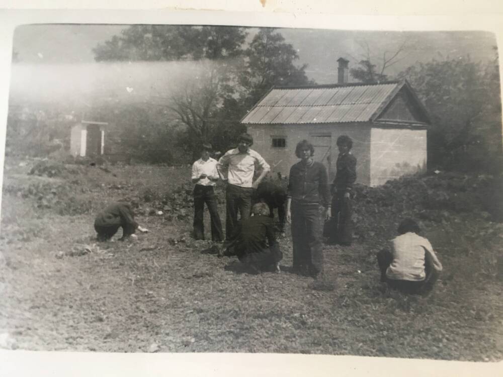 Фотография на школьном участке