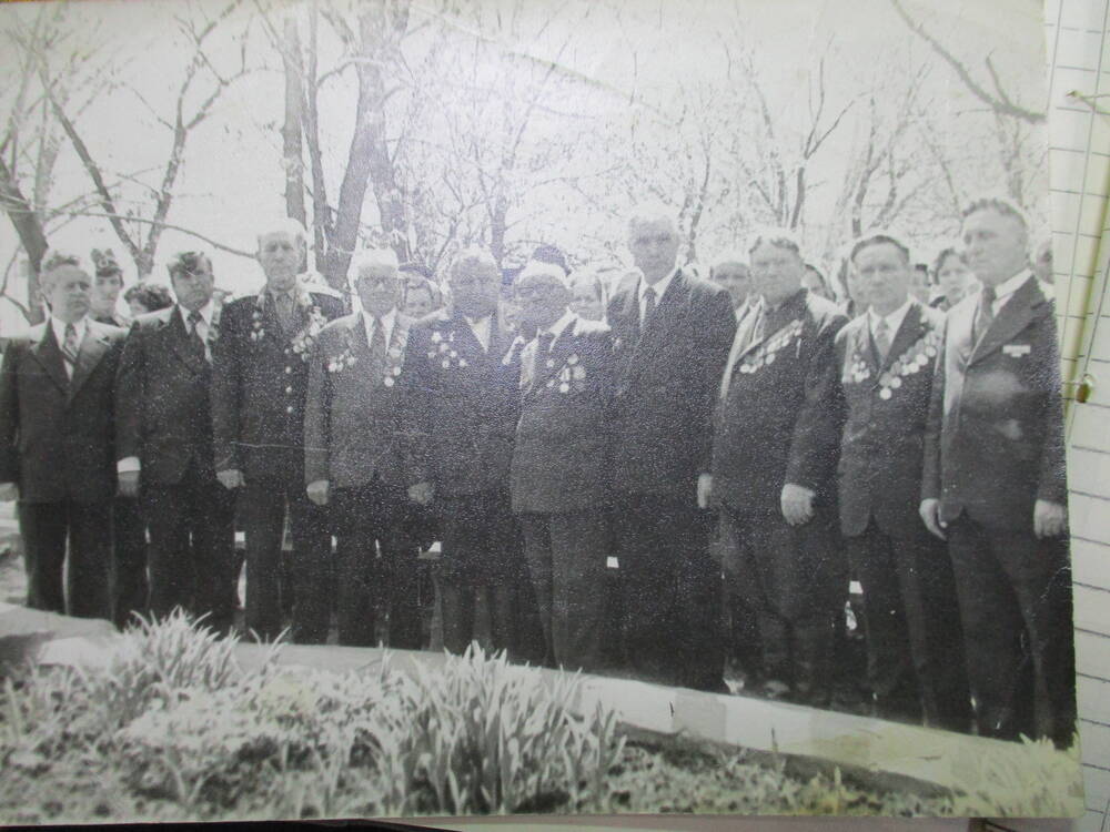 Фотография группа ветеранов Великой Отечественной войны 1941-1945 гг.