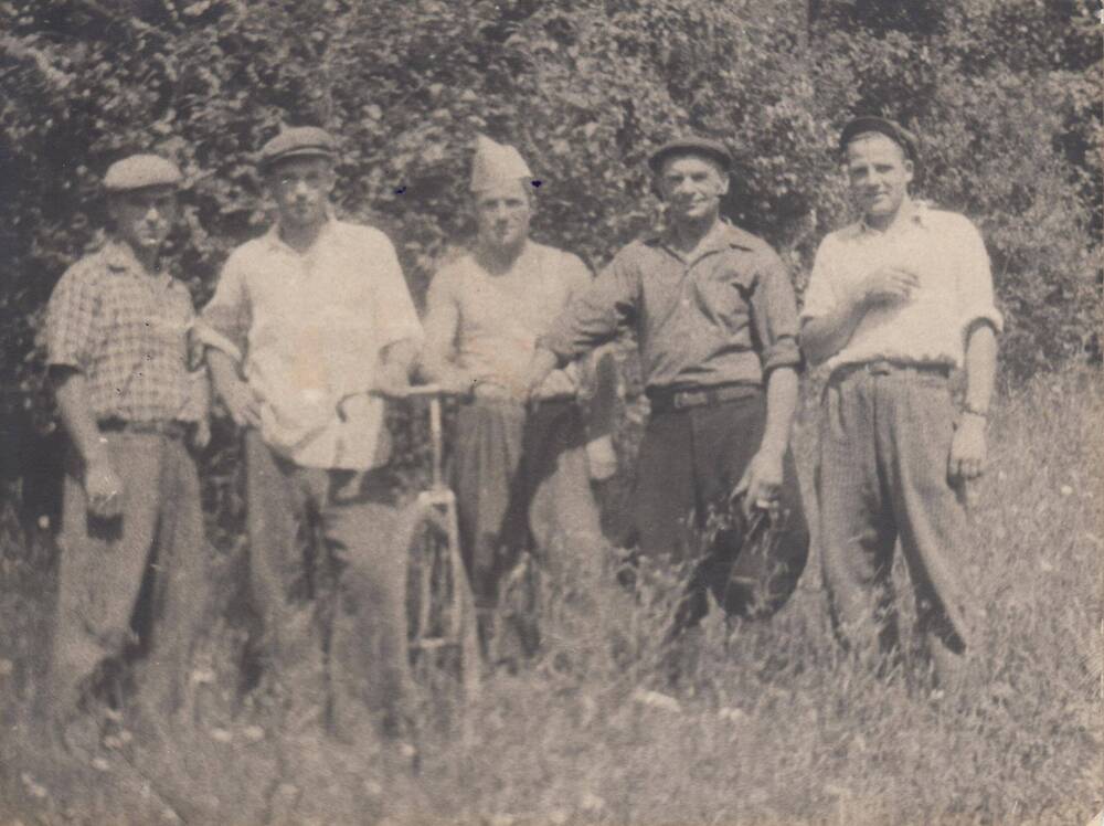 Фотография: бригада строителей совхоза Игнатьевский, д. Старое Рыбино
