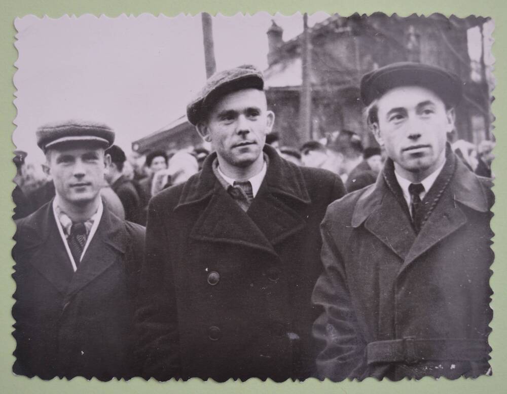 Фото. Преподаватели  школы №1 г. Миньяра. 1957 год.