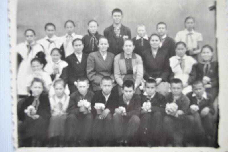Фотография. Учащиеся 5 «А» класса Каракашлинской школы, май 1964 г.
