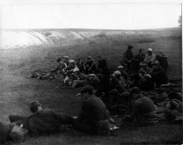 Фотография. Сборы призывников 1975 г. на Лимане.