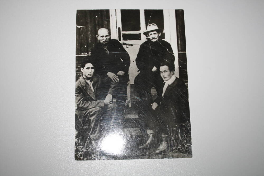 Фото. М.Гафури, М.Тажи, А.Чаныш и первый Наркомпросвещения Карим Идельгужин. 1933