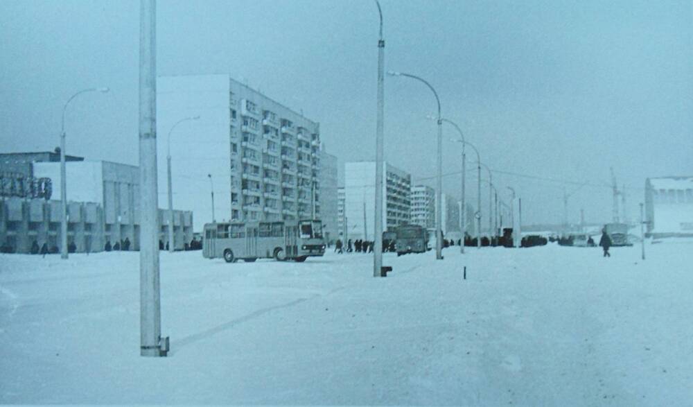 Фотография. Заволжский район Ульяновска Проспект имени генерала И.В. Тюленева.