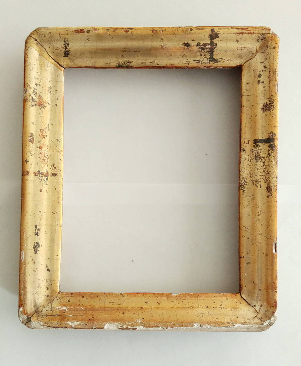 Киот деревянный, в виде рамки прямоугольной формы, позолоченный