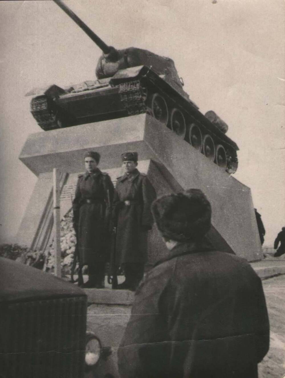 Фотография. Открытие памятника в д. Зендиково в 1965 году