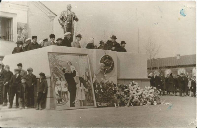 Фотография черно-белая. Митинг. Открытие новой площади с. Кинель-Черкассы.