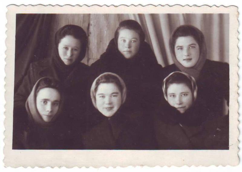 Документ. Фотография черно-белая групповая Хоровой кружок, 1950-е гг.