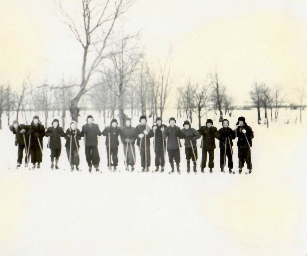 Фотография из фото - альбома Подготовительный поход 24 - 25 декабря 1960 года восьмилетней школы № 4