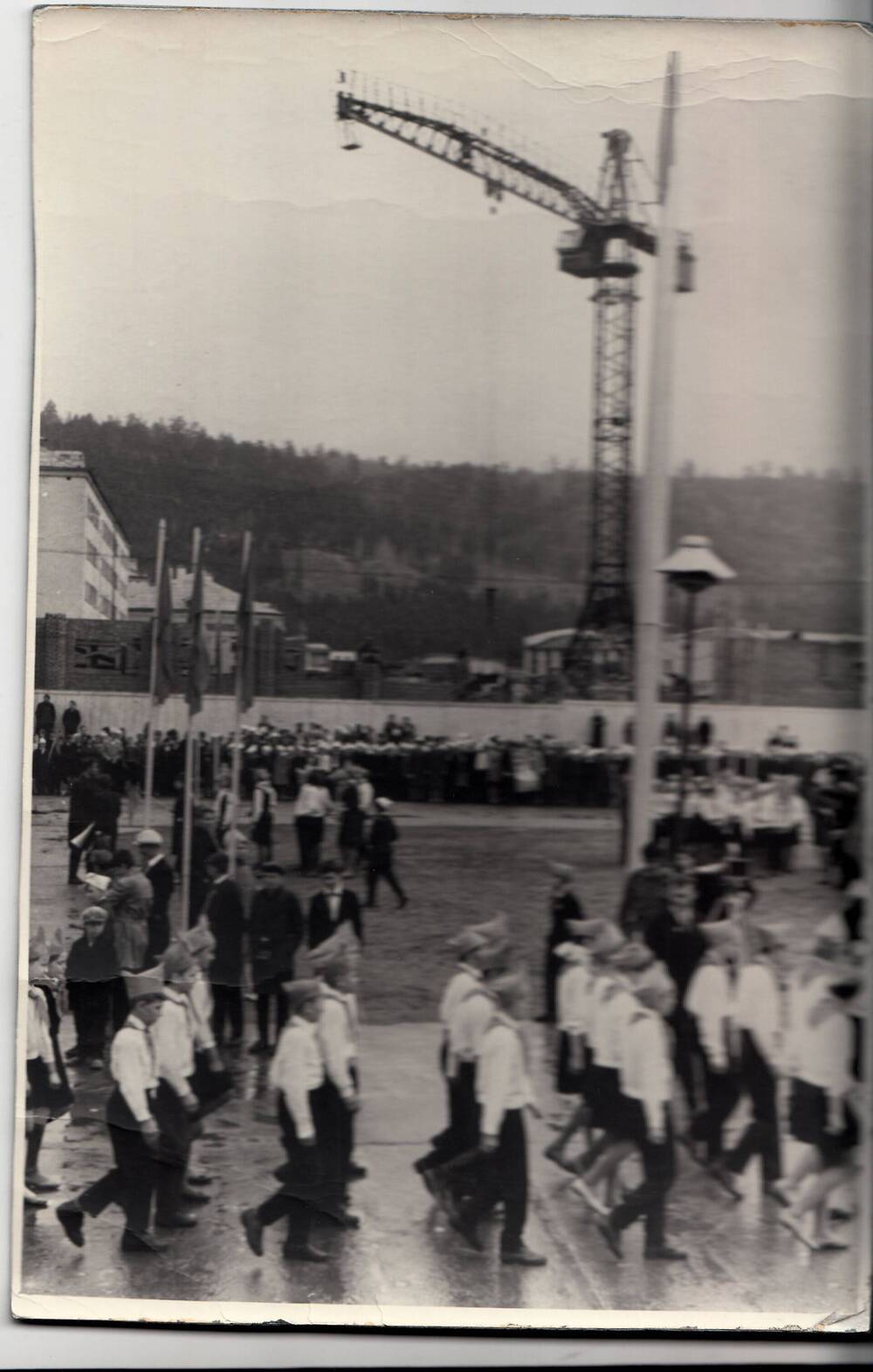 Фото: Городской праздник
пионерии 19 мая 1966 г.
черно-белое