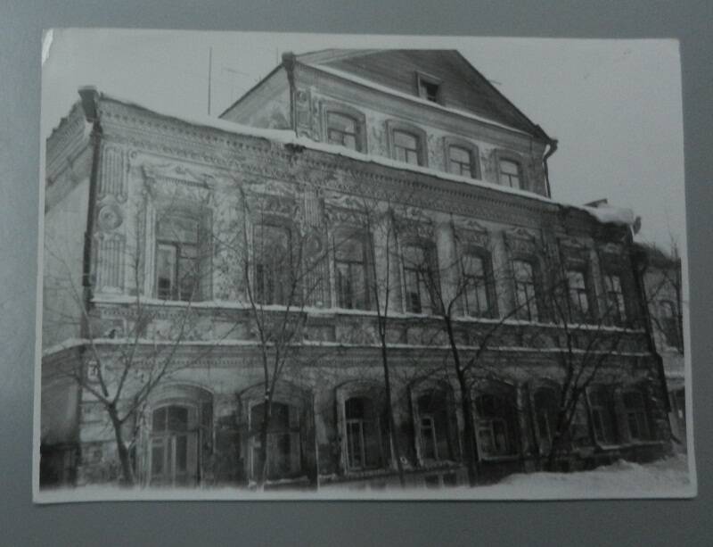 Фото. Дом купца Семёнова И.Ф. по улице Карла Маркса в городе Яранске .