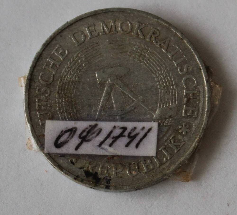 Монета 1 марка ГДР,