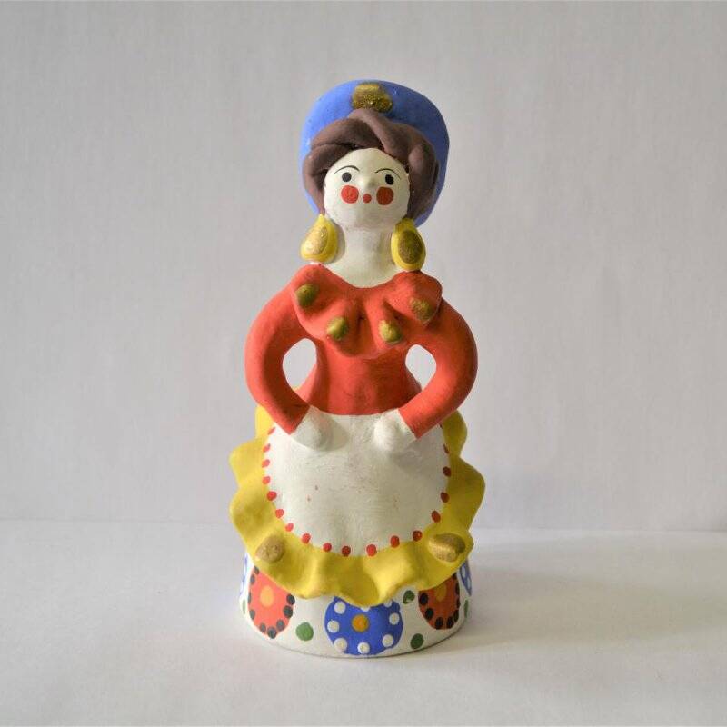 Игрушка глиняная Дама в фартуке и кокошнике(по мотивам дымковской игрушки)