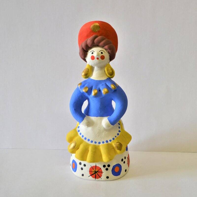 Игрушка глиняная Дама в фартуке и кокошнике(по традициям дымковской игрушки)