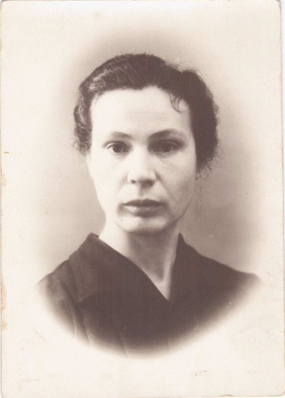 Фотопортрет погрудный Тетушкиной Анны Александровны