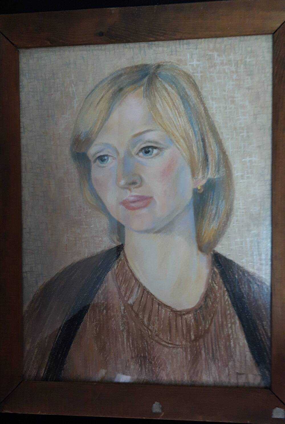 Картина в деревянной коричневой раме со стеклом. «Портрет неизвестной».