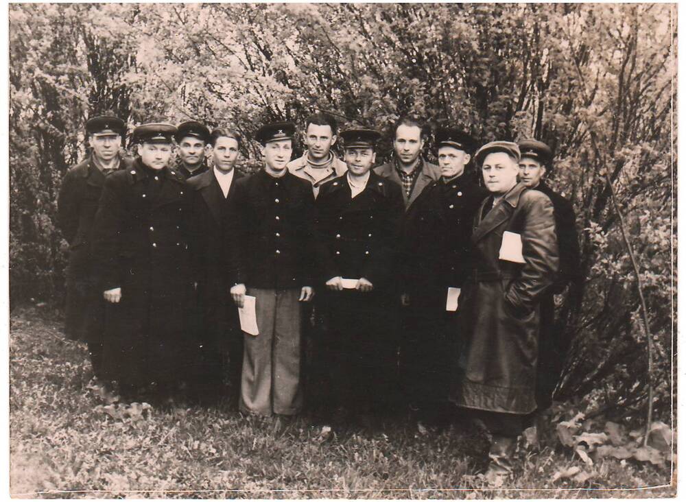 Черно-белая фотография  Кружок политической учебы железнодорожников. 1954 год.