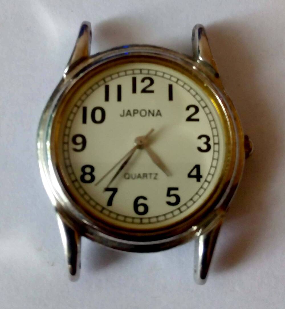 Часы наручные
механические  «JAPONA» в металлическом белом корпусе.