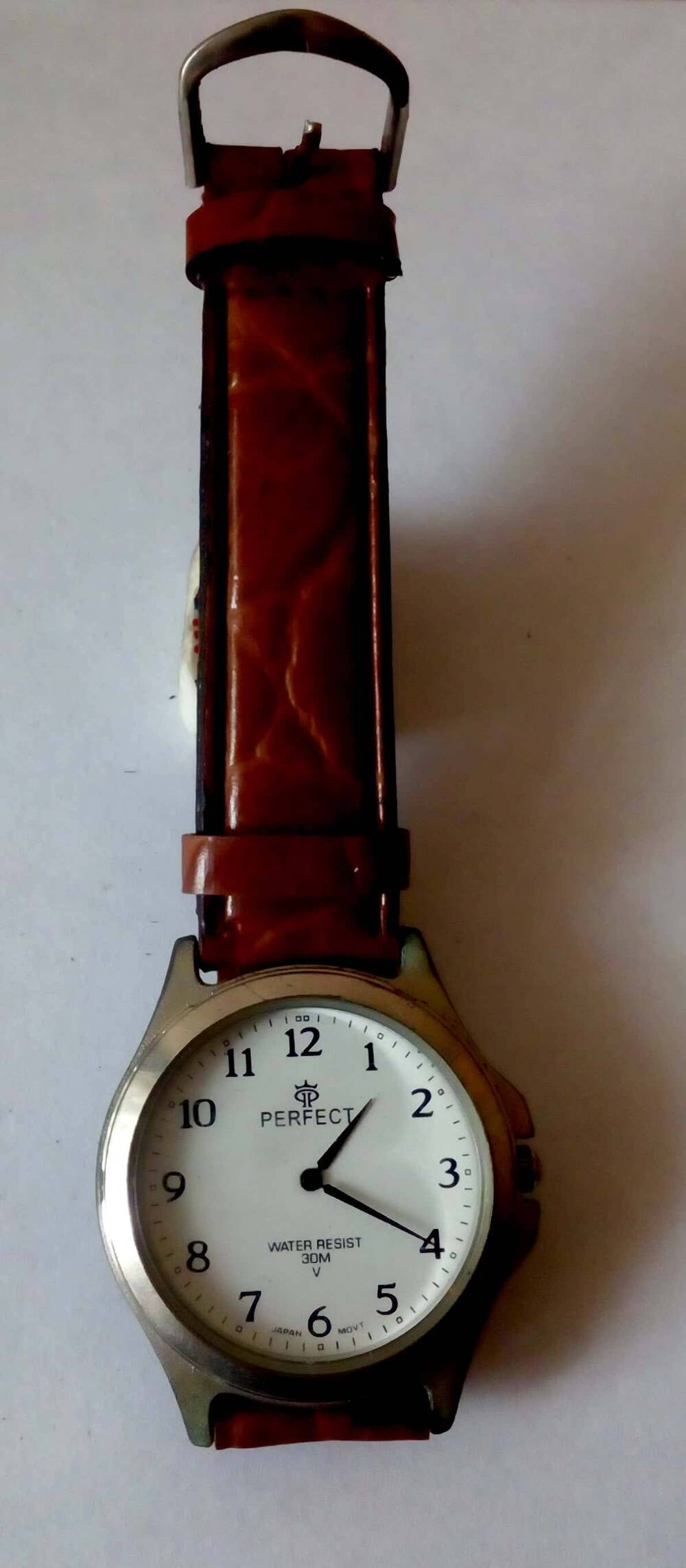 Часы наручные
механические  «PERFECT» в металлическом белом корпусе.