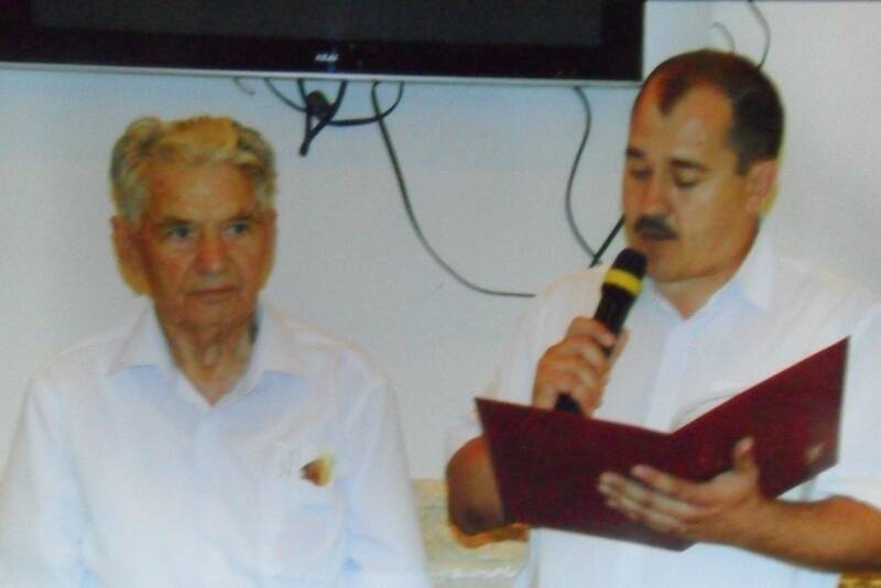 Фотография;Поздравление с 95-летием главы Боковского района Маяцкому П.И..2015 год.