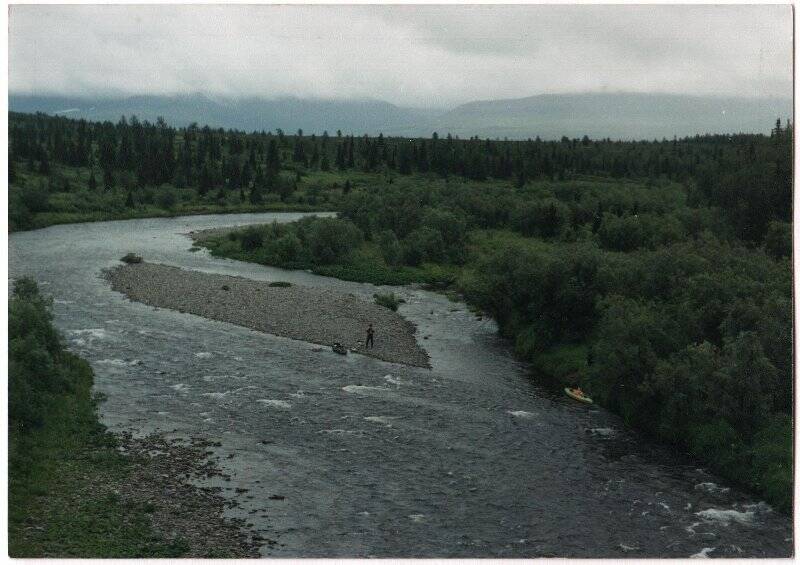 Середина реки. Скользкий камень Олха.