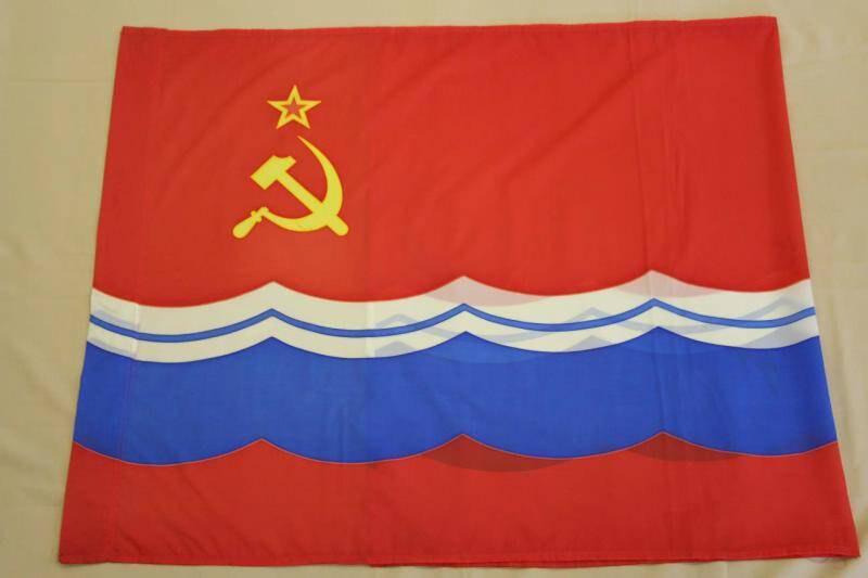 Флаг государственный Эстонской ССР.