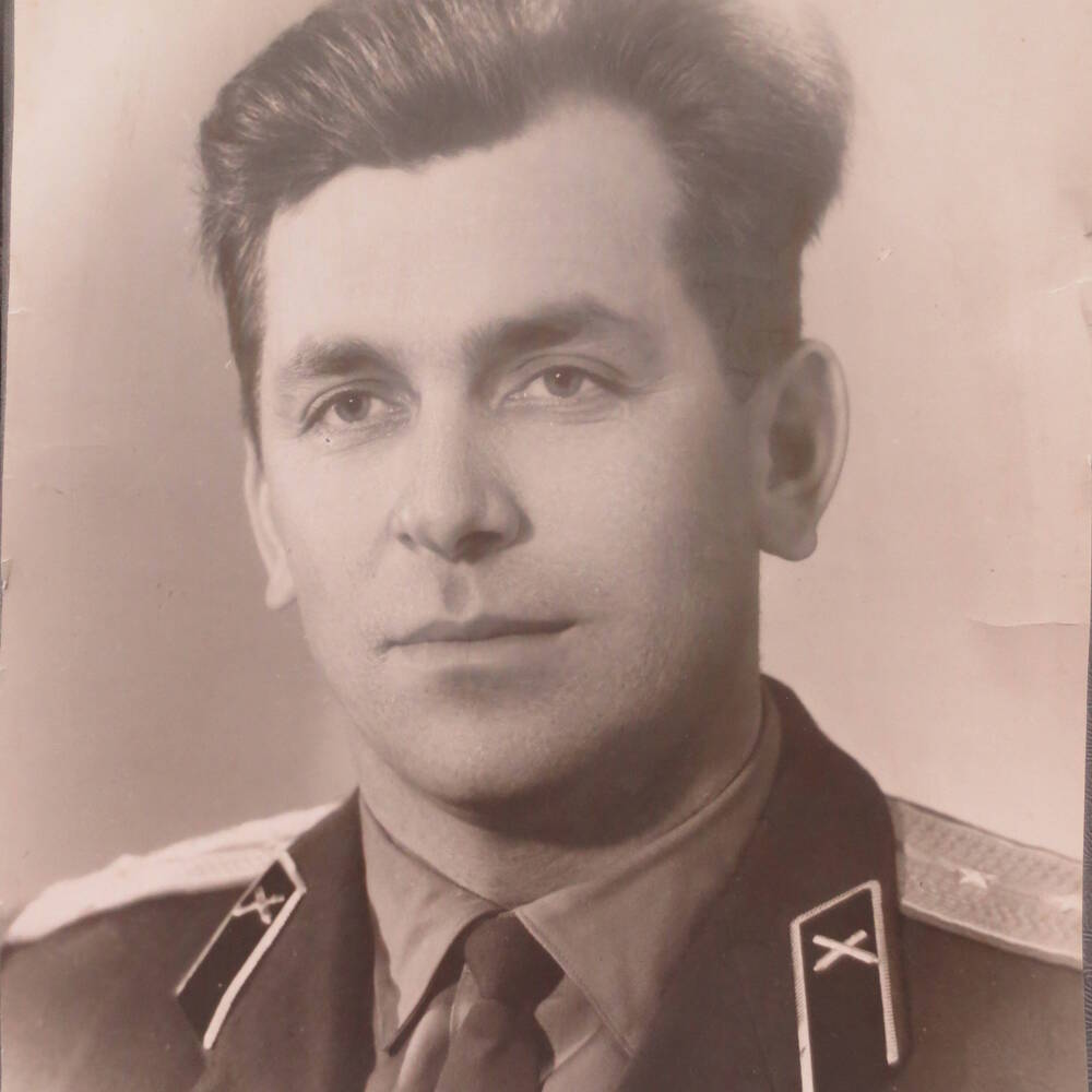 Фотография Савин Анатолий Иванович  - командир стартовой батареи1960-1970 гг.