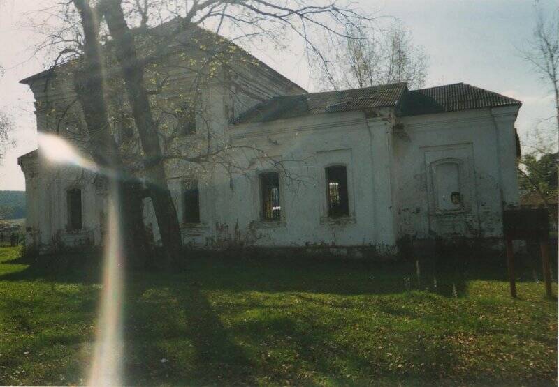 Фотография. Здание бывшей церкви Вознесения Господня в с. Айлино