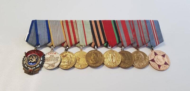 Медаль юбилейная «40 лет Вооруженных Сил СССР».
