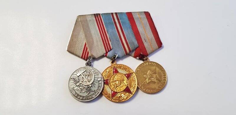 Медаль юбилейная «60 лет Вооруженных сил СССР».