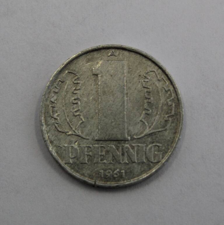 Монета 1 пфенниг
