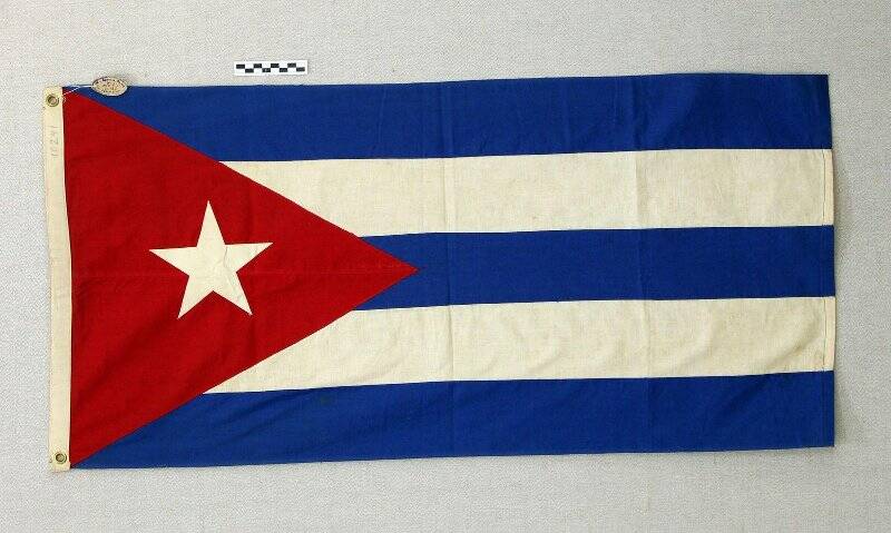Знамя национальное республики Куба.