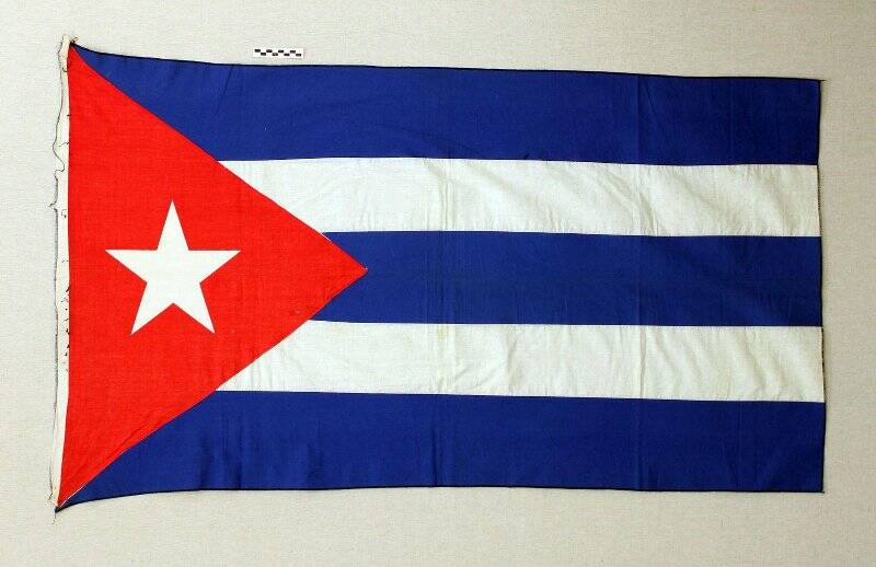 Знамя революционное Кубы.