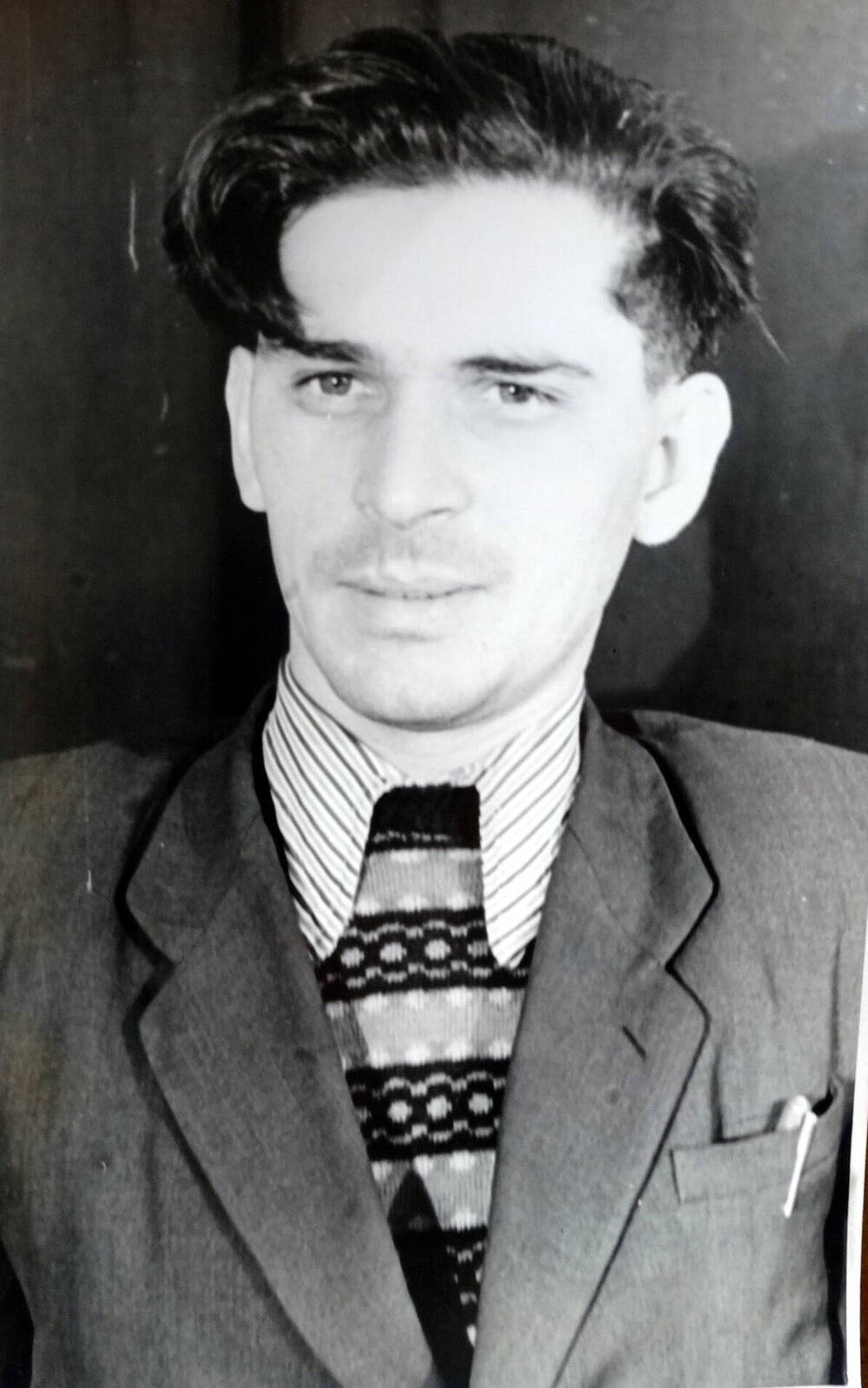 Фото. Аслан Бекузаров - актер Осетинского драмтеатра, 1950-е г.г.