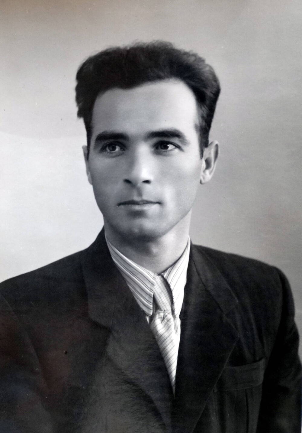 Фото. Борис Ходов - актер Осетинского драмтеатра, 1950-е г.г.