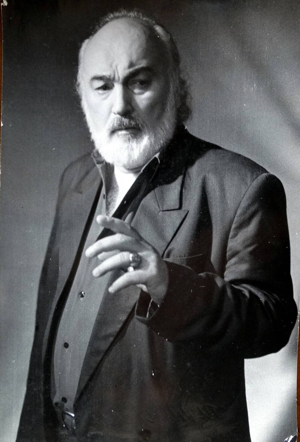 Фото. Бимболат Ватаев - актер Осетинского драмтеатра, 1980-е г.г.