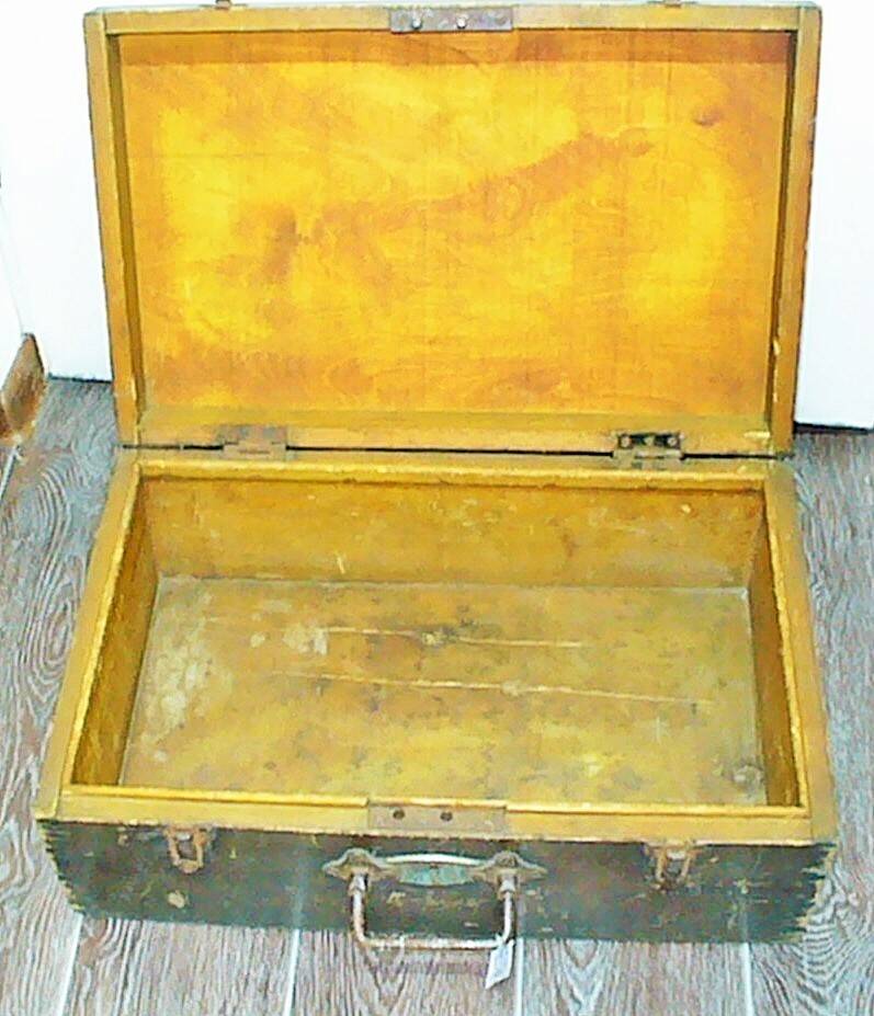 чемодан деревянный