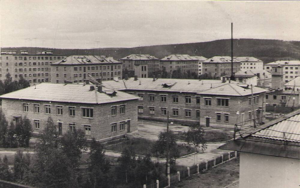 Фотография ч/б. Оригинал. 
«Ковдорский роддом».