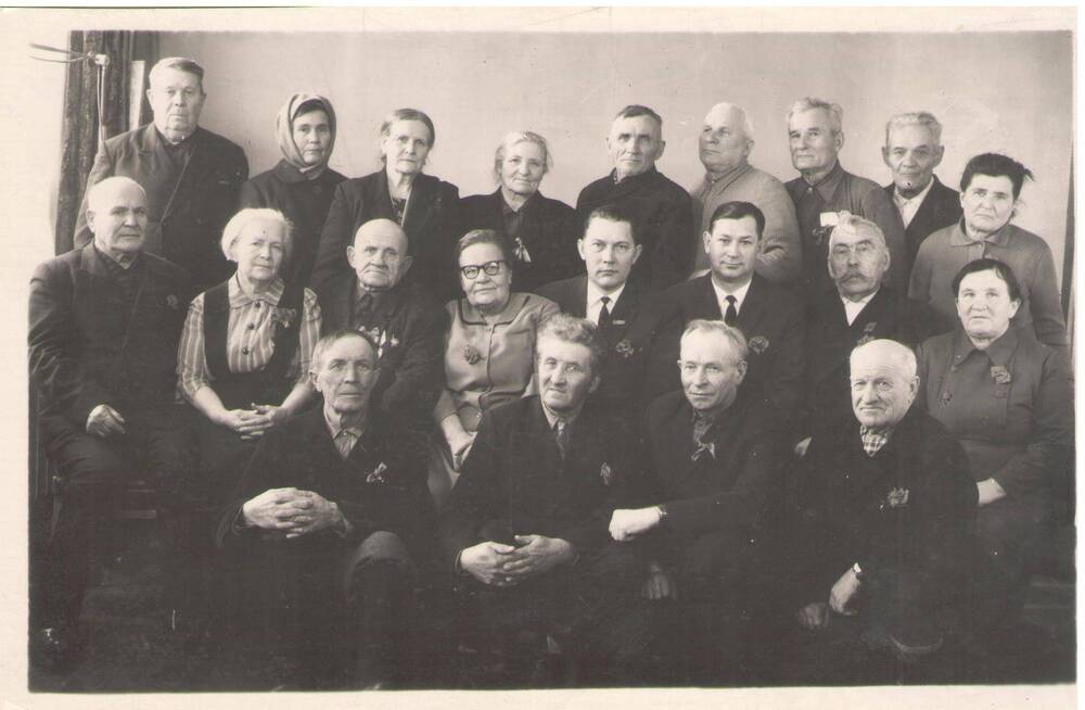 Фото участники встречи ветеранов партии с молодыми коммунистами 15 марта 1968 г.