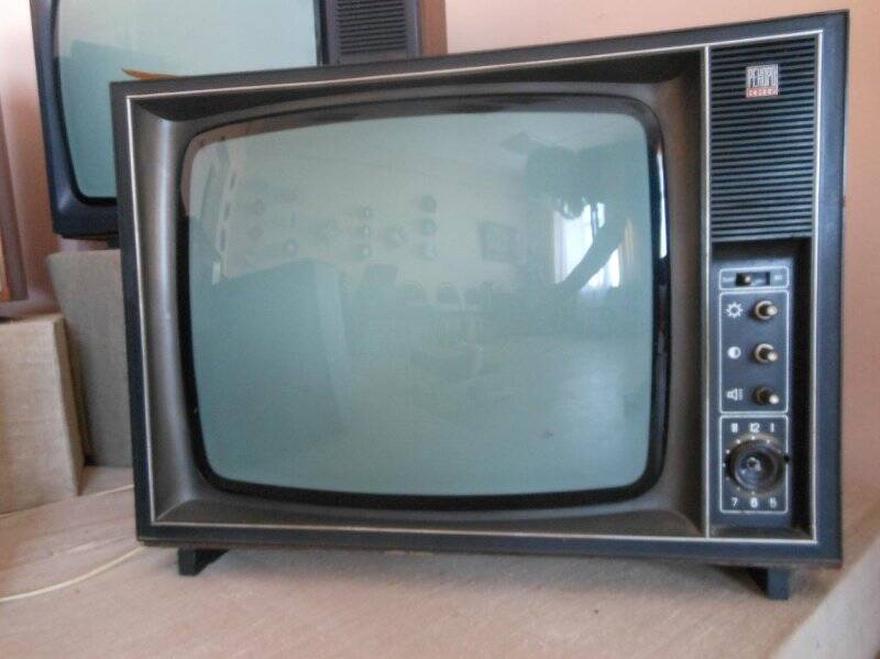 Телевизор черно-белый «Рекорд 336»