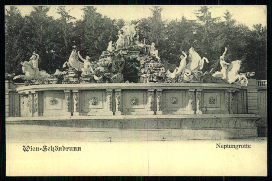 Wien-Schonbrunn // Neptungrotte. (Вена-Шонбрунн. Грот Нептуна).
