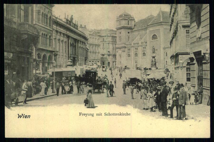 Wien // Freyung mit Schottenkirche. (Вена. Площадь Фраюнгс Шоттландской церковью).
