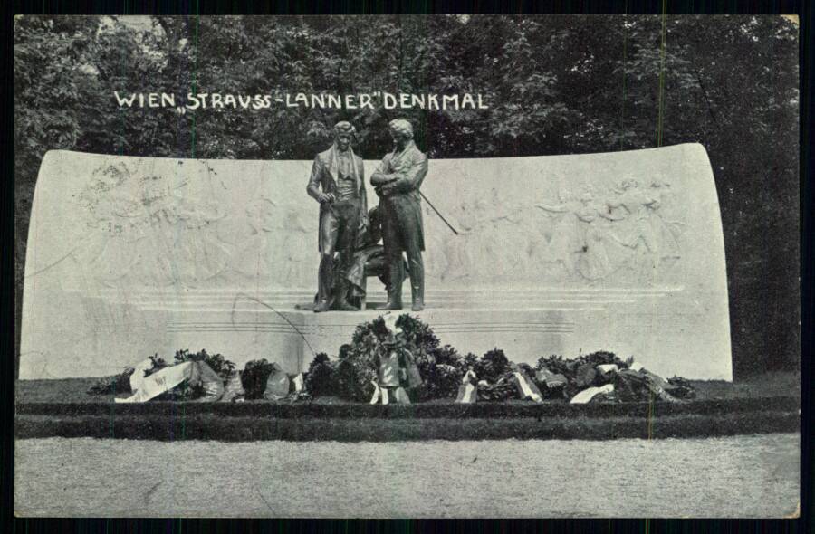 Wien Strauss-Lanner Denkmal. (Вена. Памятник Штраусу и Ланнеру).
