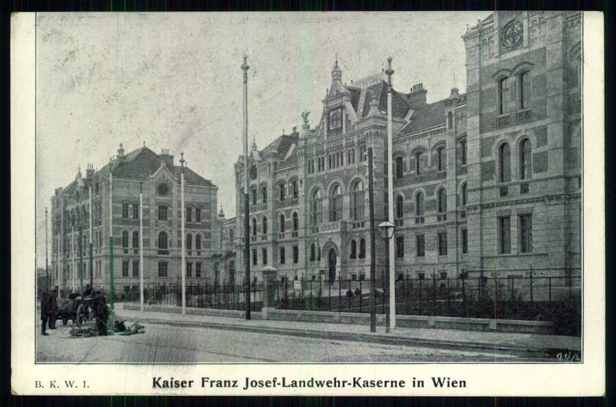 Kaiser Franz Josef-Landwehr-Kaserne in Wien. (Казармы короля Франца Иозефа в Вене).