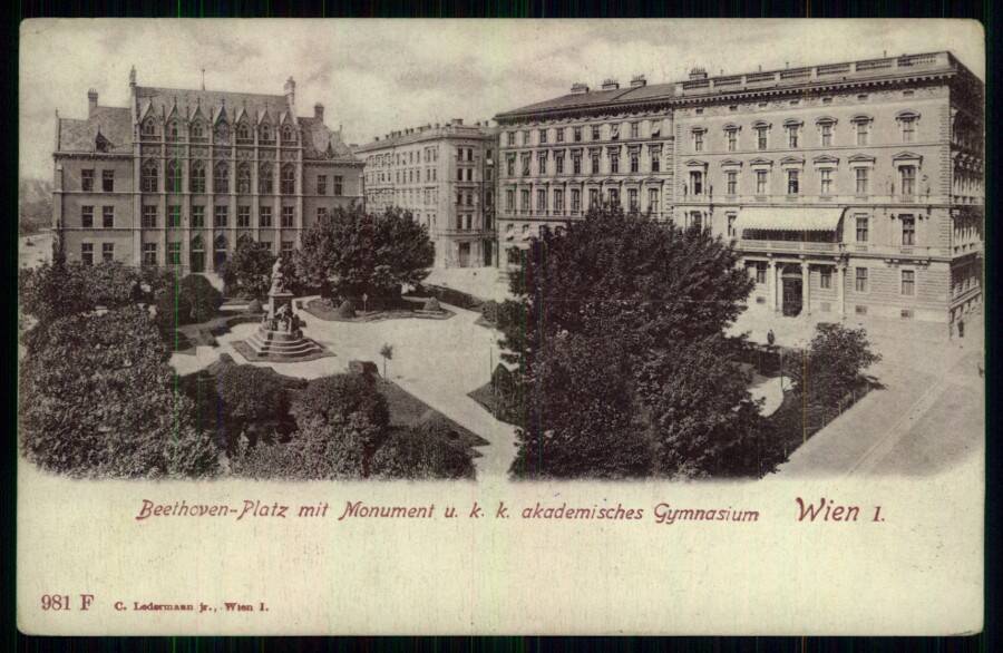 Wien I. // Beethoven-Platz mit Monument u. k. k. akademisches Gymnasium. (Вена. Площадь Бетховена с памятником и Королевская академическая гимназия).
