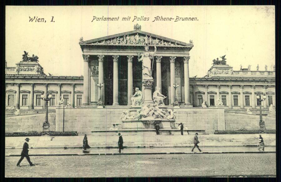 Wien, I. Parlament mit Athenе-Brunnen. (Вена. Парламент с фонтаном Афины).