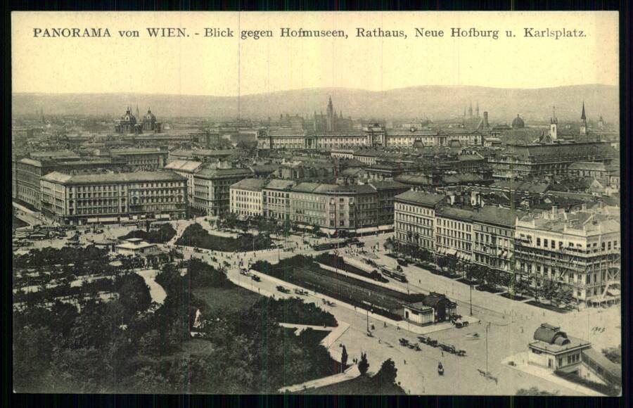 Panorama von Wien. - Blick gegen Hofmuseen, Rathaus, Neue Hofburg u. Karlplatz. (Панорама Вены - вид придворных музеев, ратуши, нового Хофбурга и площади Карлплатц).