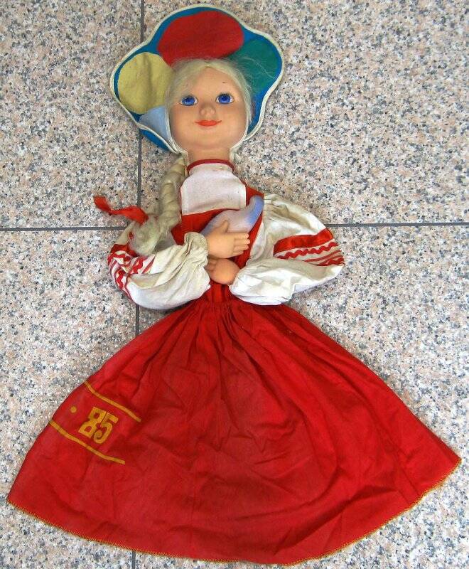 Кукла сувенирная фестивальная.