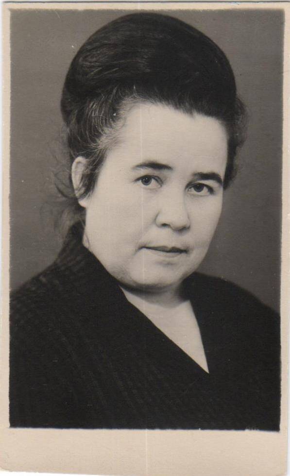 Фотография. Портрет Мудрецовой Анны Васильевны (1919-?)
